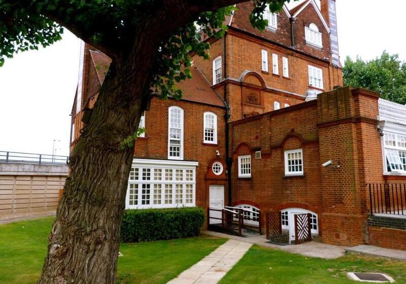 בית מלון כפרי Fox Connaught London Excel