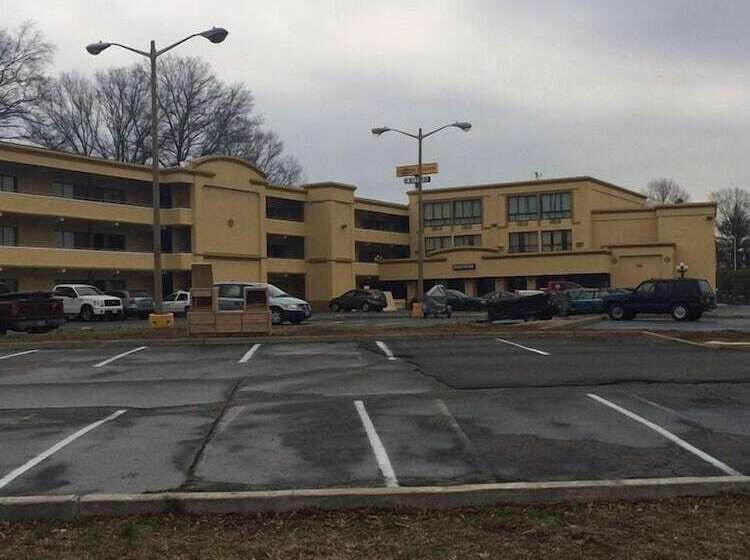 酒店 Diamond Inn & Suites