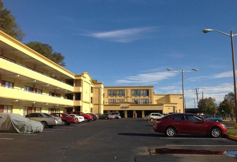 酒店 Diamond Inn & Suites