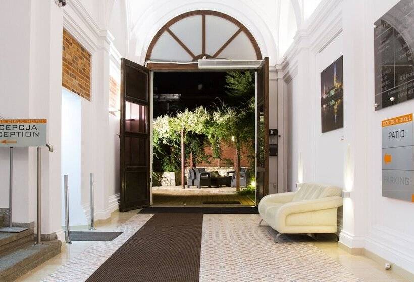 هتل Dikul Market Square Wroclaw