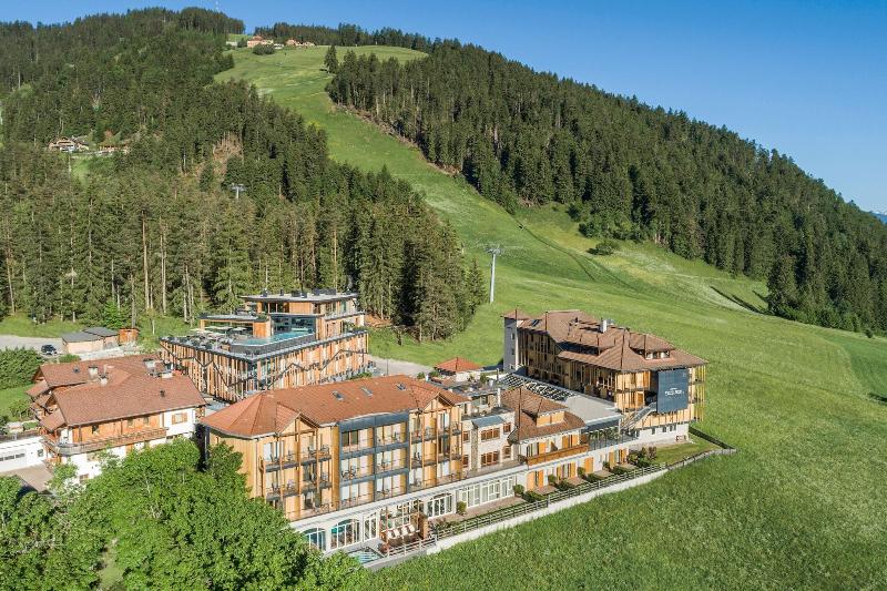 Hotel Excelsior Dolomites Life Resort