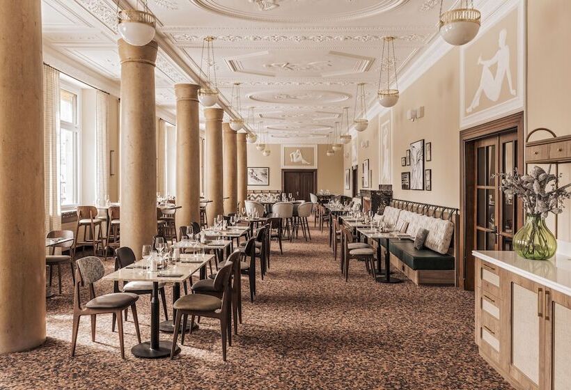 ホテル Altein Arosa