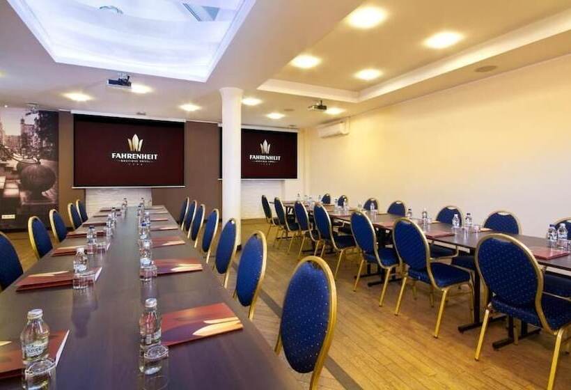 בית מלון כפרי Fahrenheit