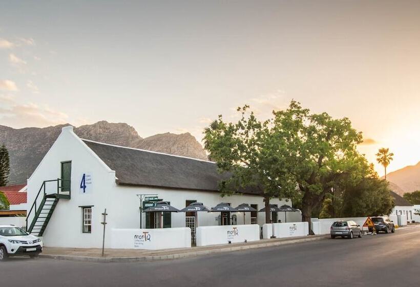 فندق Four Oaks Guesthouse