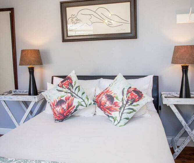 فندق Four Oaks Guesthouse