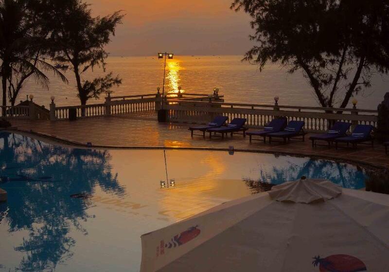 هتل Golden Coast Resort & Spa