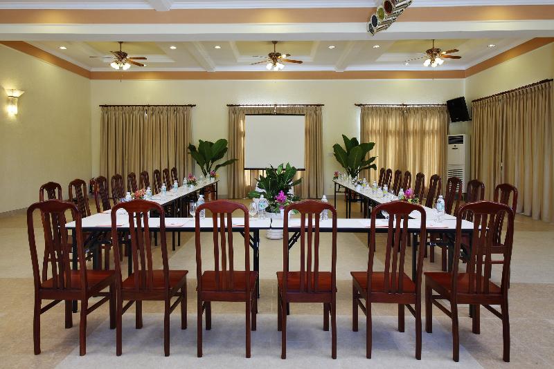 هتل Golden Coast Resort & Spa