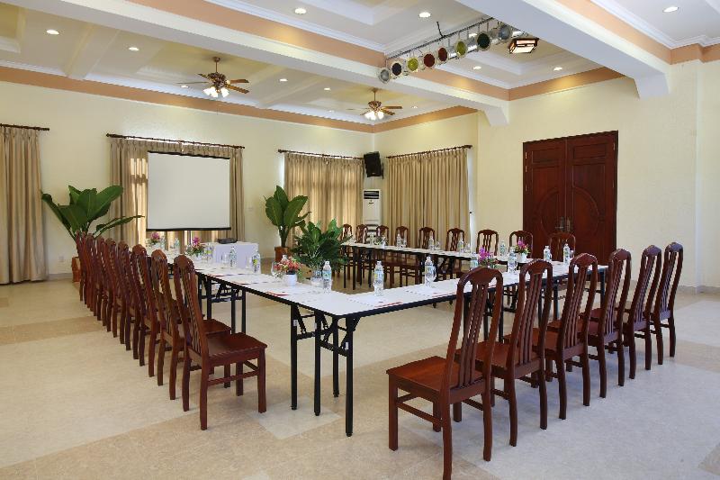 هتل Golden Coast Resort & Spa