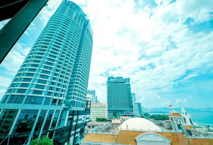 هتل Happy Light Central Nha Trang