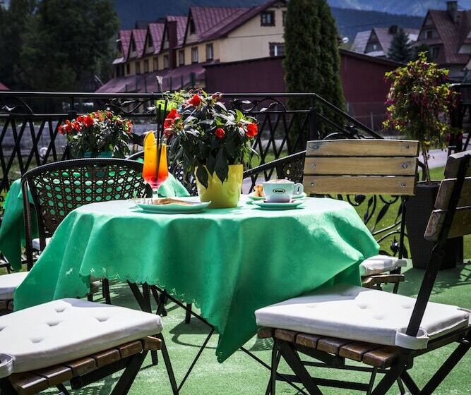 فندق Helan Family & Spa