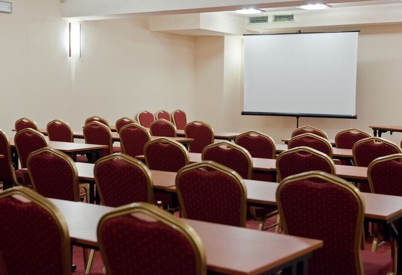 فندق Helan Family & Spa