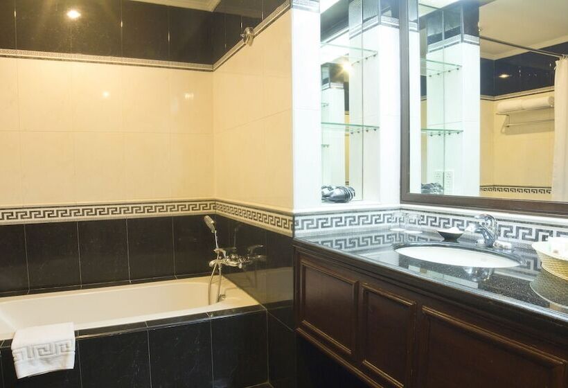 هتل Herald Suites Solana