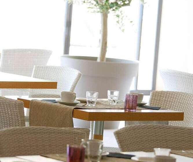 ホテル Hôtel Côté Ventoux