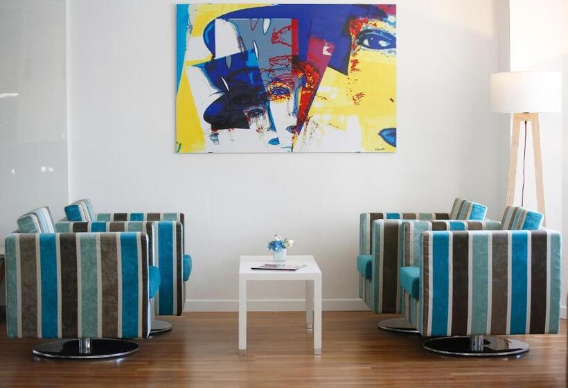 Отель Hôtel Méditerranée