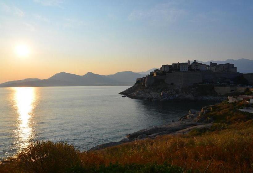 Отель Hôtel Méditerranée