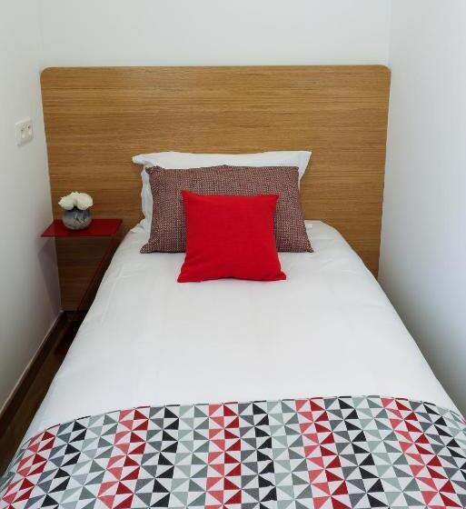 Отель Hôtel Méditerranée