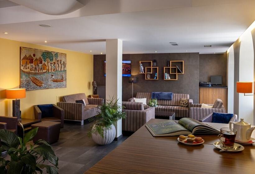 Отель Hôtel Valvignes Colmar Hautkoenigsbourg,the Originals Relais