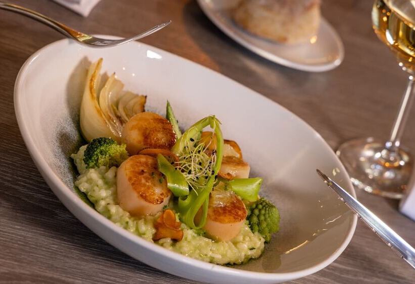 Отель Hôtel Valvignes Colmar Hautkoenigsbourg,the Originals Relais