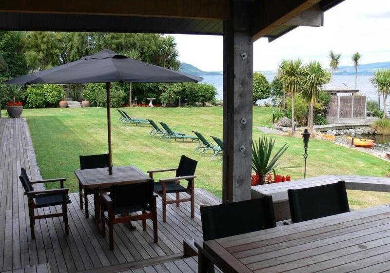 Отель Koura Lodge