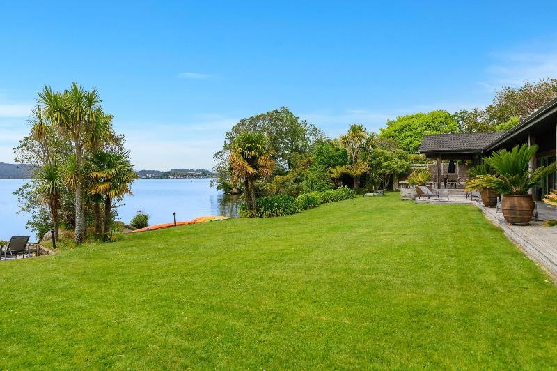 Отель Koura Lodge