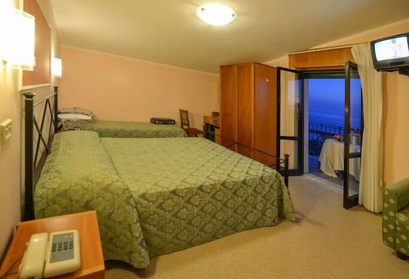 Отель La Pergola