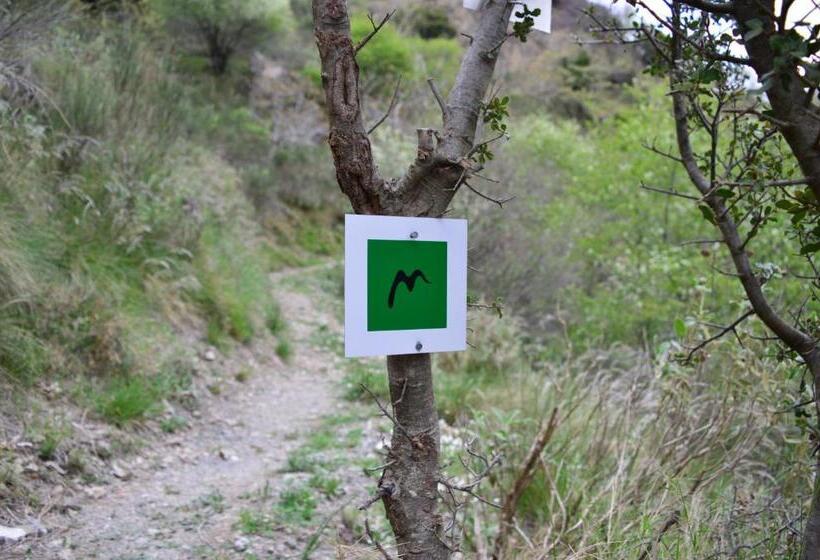 호텔 Lagadia 4 Seasons