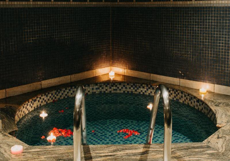 هتل Lake Victoria Serena Golf Resort & Spa