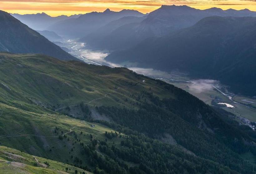 Отель Palazzo Mysanus Samedan