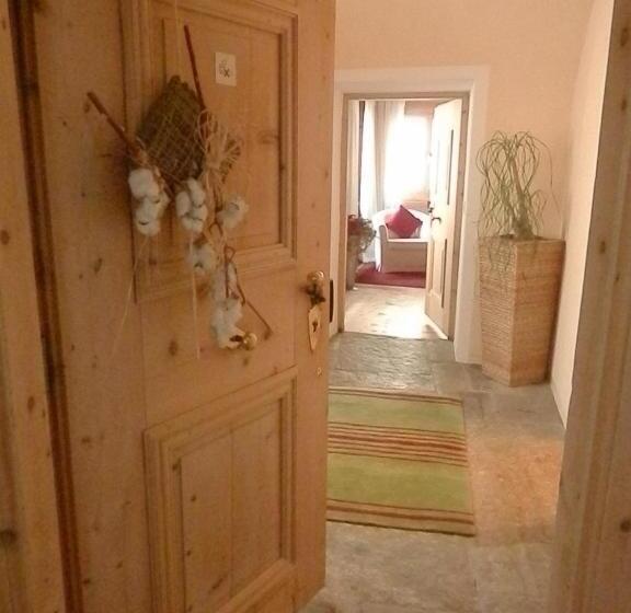 Отель Palazzo Mysanus Samedan