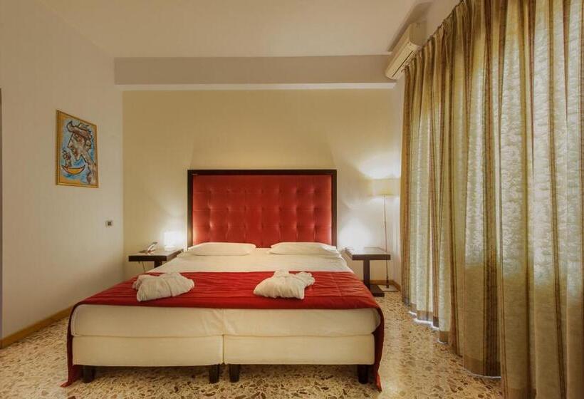 Отель Piazza Marconi