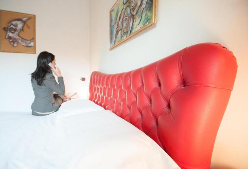 Отель Piazza Marconi