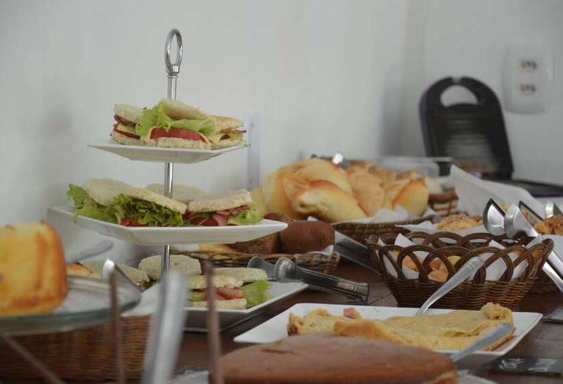 ホテル Pousada Jacarandá