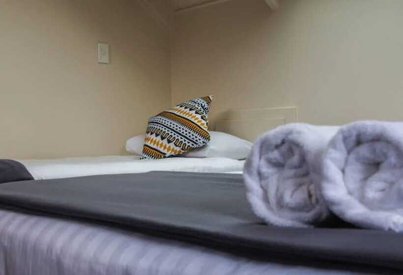 Отель Rainforest Retreat