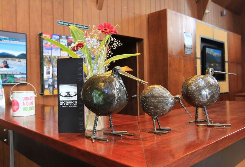 Отель Rainforest Retreat