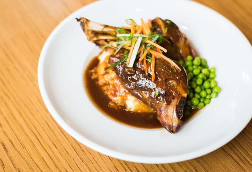 Отель Rainforest Retreat