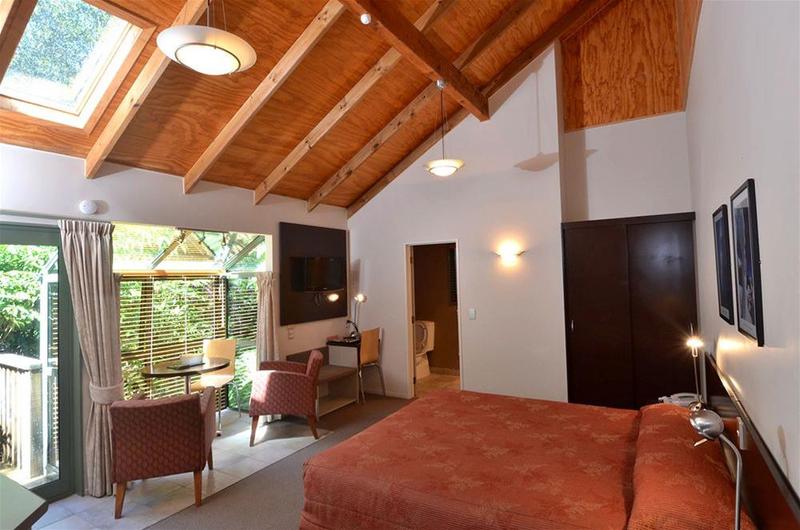 Отель Rainforest Retreat