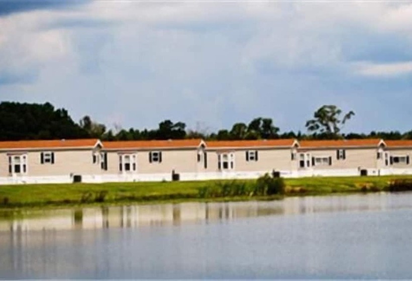 فندق Red Shoes Rv Park