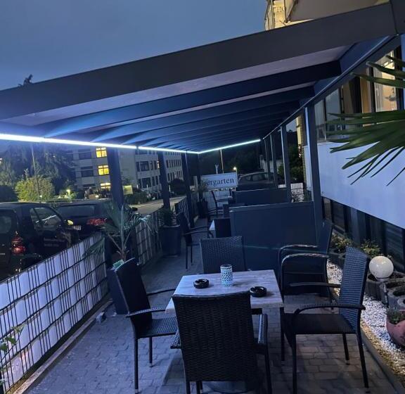 בית מלון כפרי Royal