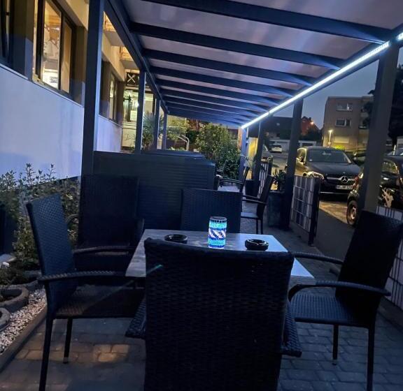 בית מלון כפרי Royal