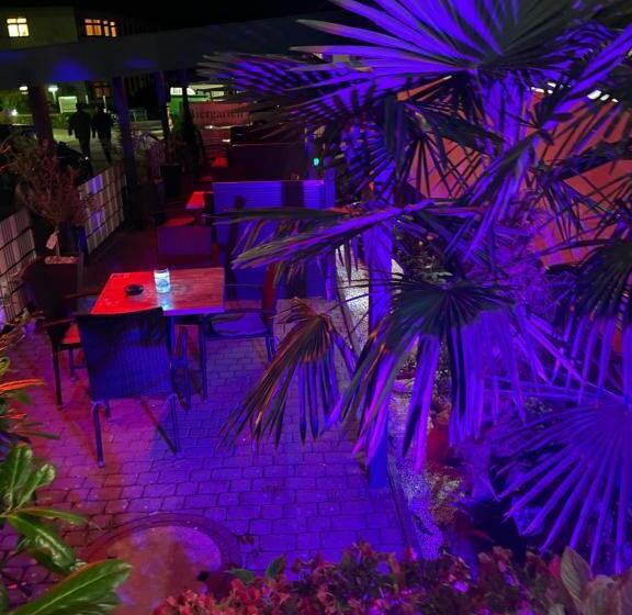 בית מלון כפרי Royal