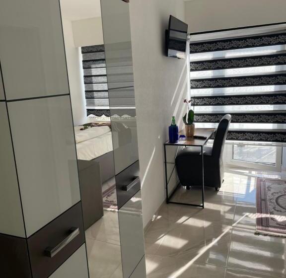 בית מלון כפרי Royal