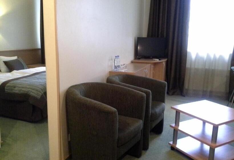 Sky High Hotel Airport 200 Meters From The Terminal