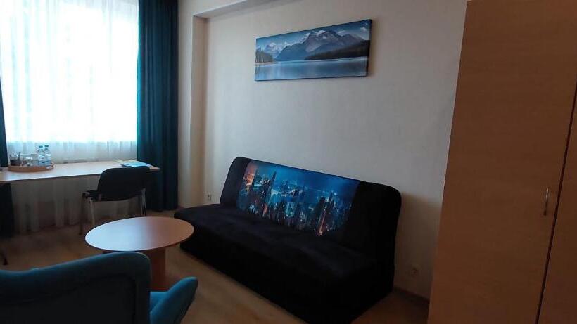 Sky High Hotel Airport 200 Meters From The Terminal