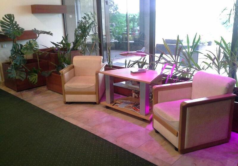 Sky High Hotel Airport 200 Meters From The Terminal