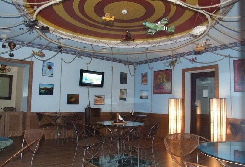 Sky High Hotel Airport 200 Meters From The Terminal