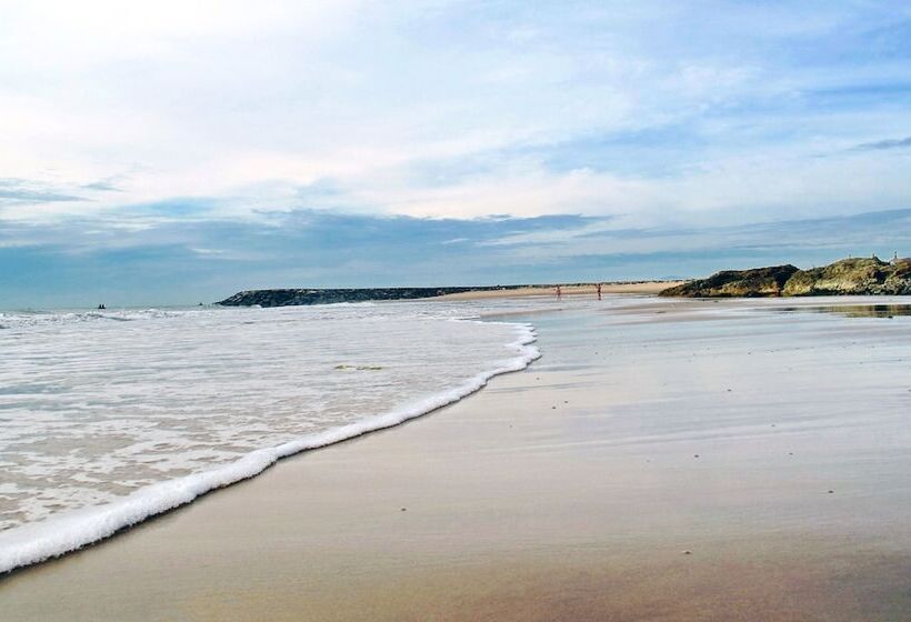 هتل The Cliff Resort & Residences