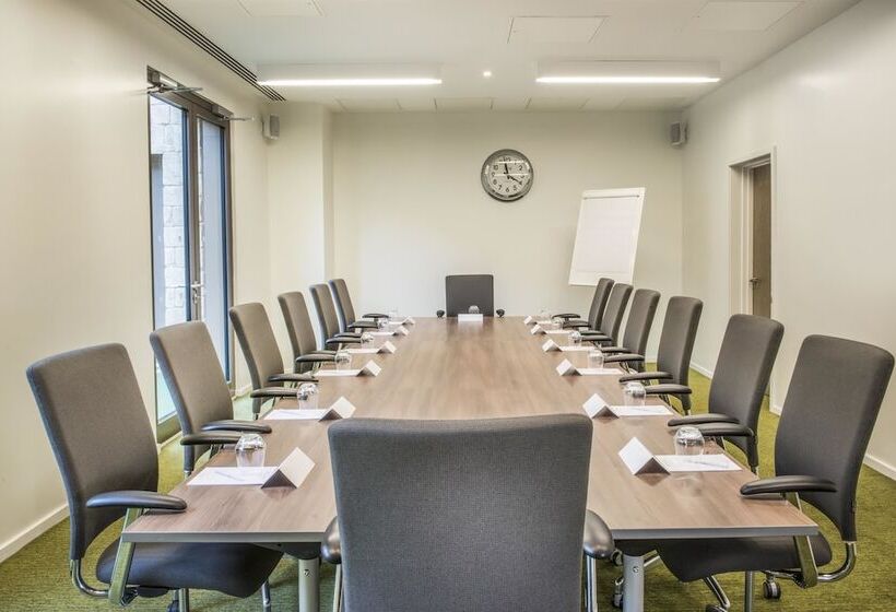 The Orchard Hotel & Restaurant