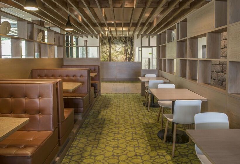 The Orchard Hotel & Restaurant