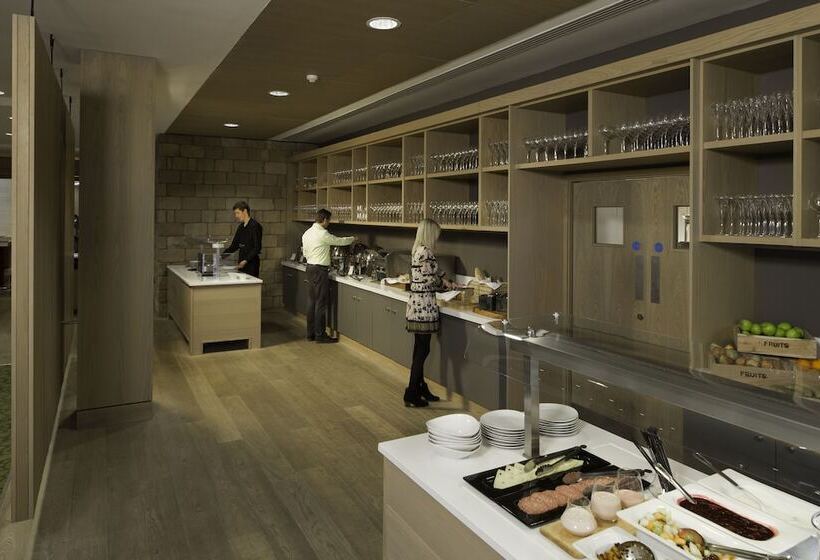 The Orchard Hotel & Restaurant