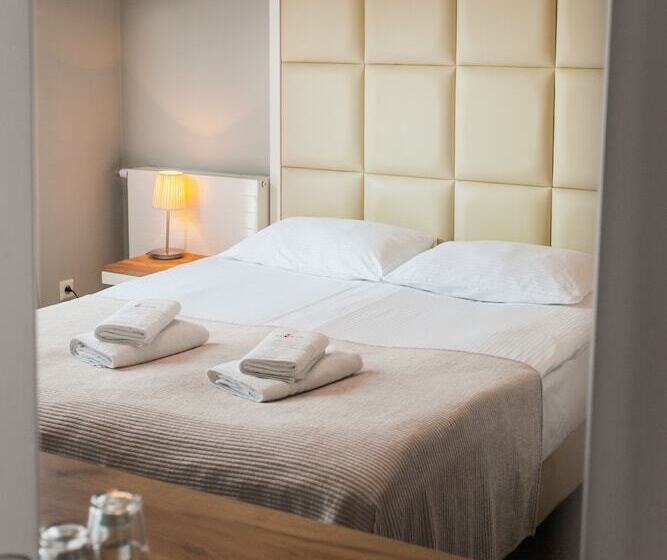 هتل Villa Sentoza